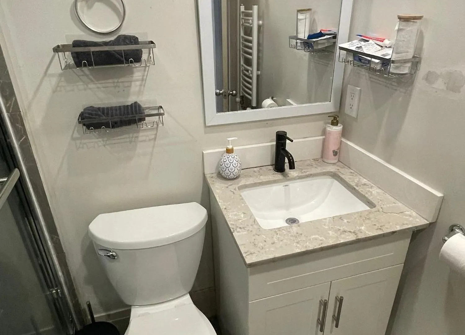 King-Queen Walk-In Residence - Walk To Cn Tower,Subway,Concerts,Pubs,Parking Toronto 0*,
