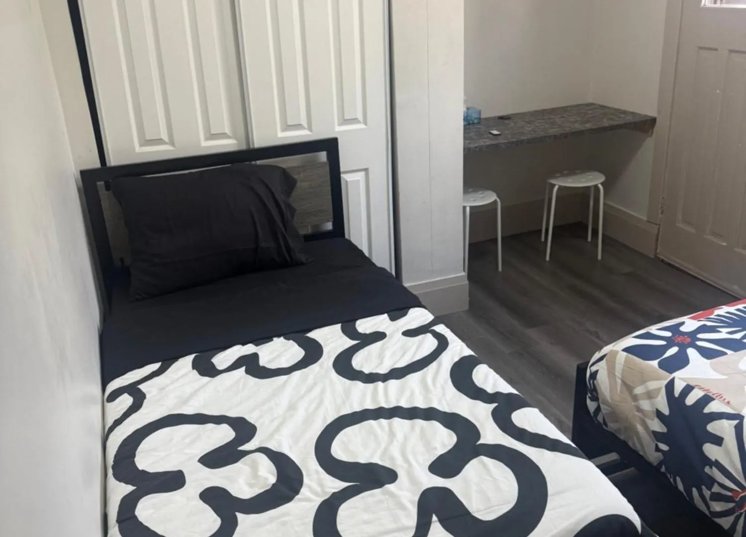 King-Queen Walk-In Residence - Walk To Cn Tower,Subway,Concerts,Pubs,Parking Toronto Accommodatie bij particulieren
